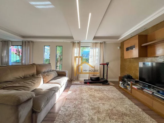 Imagem Casa com 5 quartos sendo 3 suítes perto do Clube Comay e da Feirinha do Alto de Teresópolis!