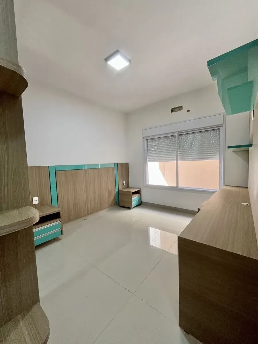 Imagem Casa com 3 Quartos à Venda, 220 m² em Setor Morada do Sol - Rio Verde