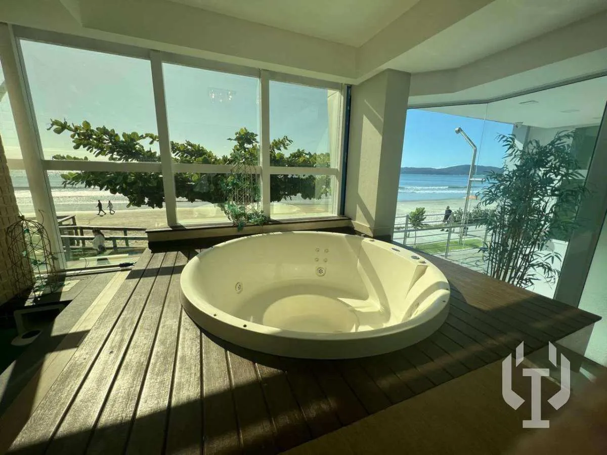 Imagem Apartamento à venda, no PALAZZO DEL MARE em Itapema, Meia Praia, com 4 quartos, 240m2