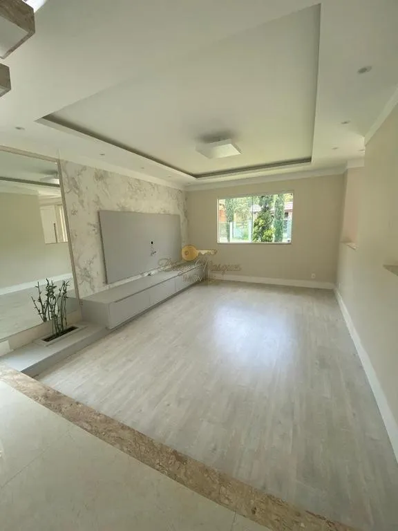 Imagem Casa em Condomínio para Venda em Teresópolis / RJ no bairro Prata