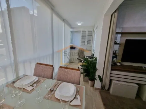 Imagem Um lindo apartamento em porcelanato, todo mobiliado, 1 dormitório, sala, sacada com vidros e persia...