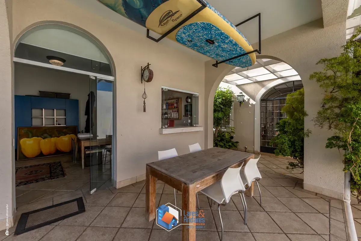 Imagem Casa para venda em Morumbi com 4 quartos, sendo 2 suítes, 556m²