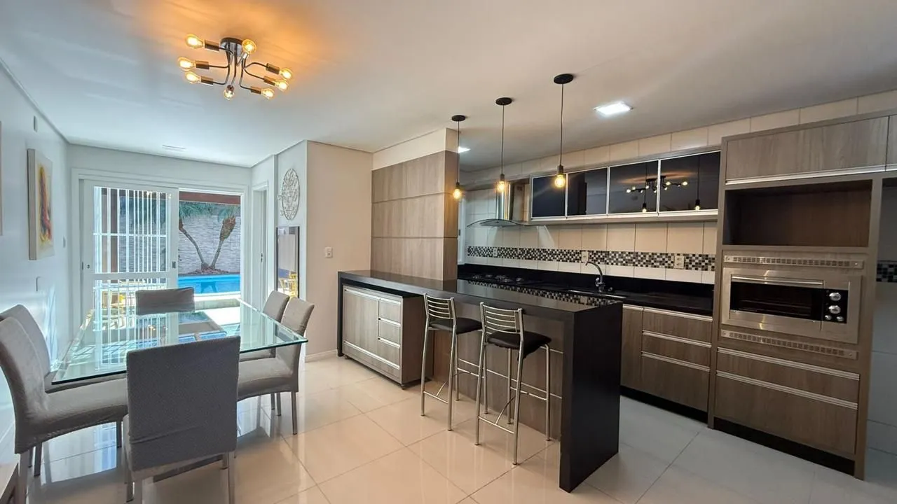 Imagem Casa com piscina, 3 suítes, desocupada, Rua Leite de Castro- Jardim Itu Sabará