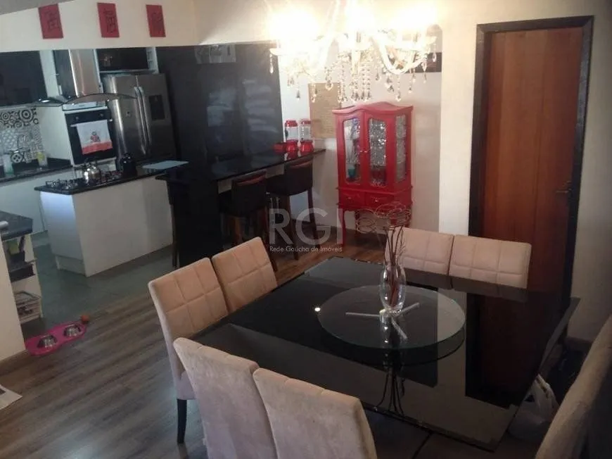 Imagem Casa para Venda - 130m², 3 dormitórios, sendo 2 suites, 6 vagas - Nonoai