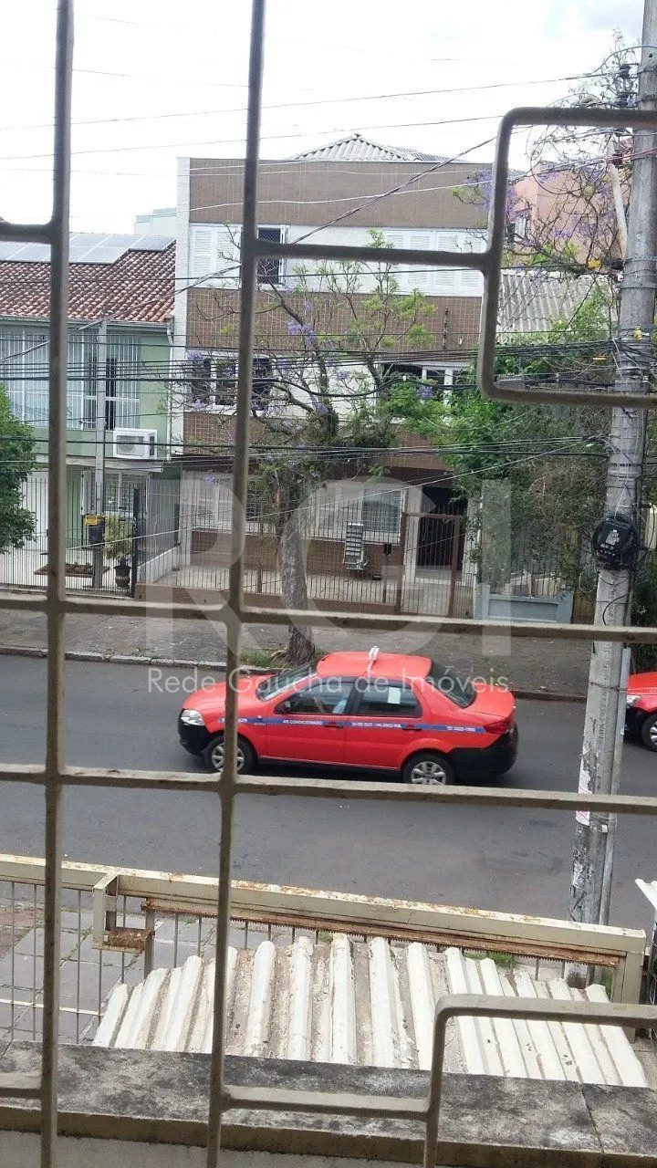 Imagem Casa com 4 quartos, 4 banheiros e amplo pátio no miolo do bairro Cidade Baixa!