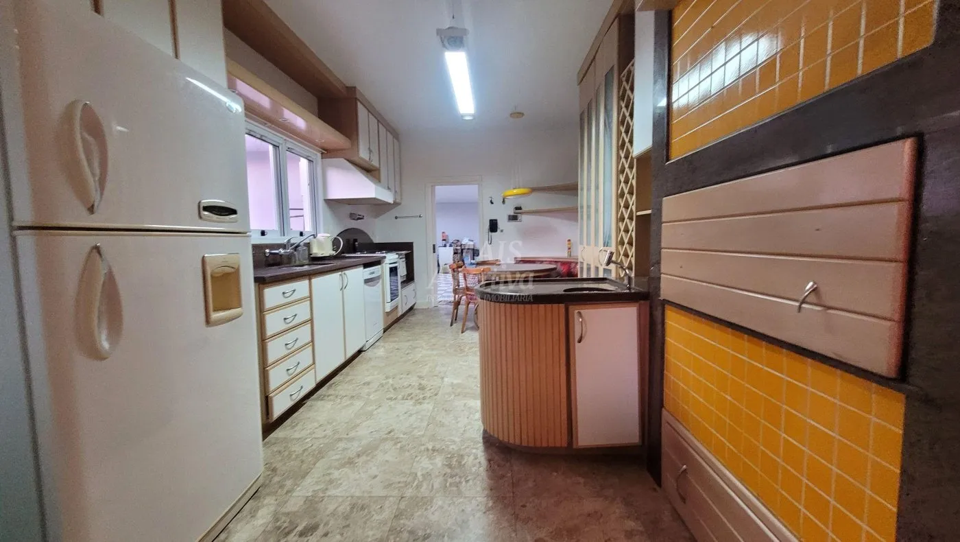 Imagem Excelente Casa de esquina para Venda com 389 m² em São Leopoldo