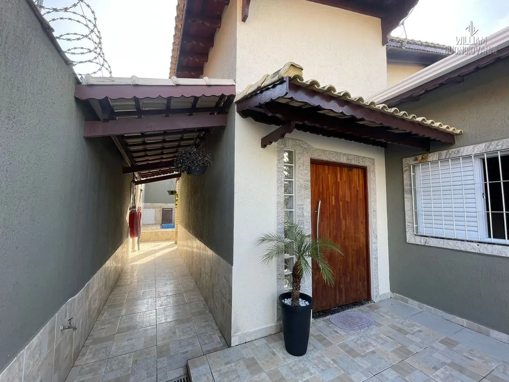 Imagem Casa térrea isolada 4 dormitórios no bairro Florida - Praia Grande