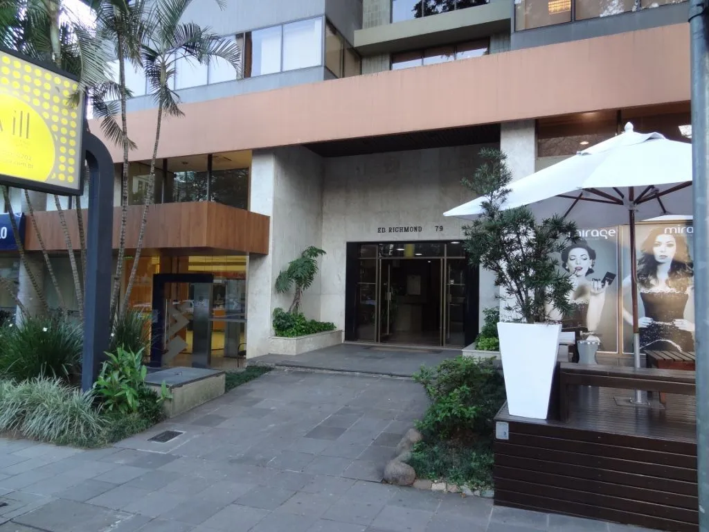 Imagem MÁFFER IMÓVEIS ALUGA SALA COMERCIAL NO CORAÇÃO DO MOINHOS DE VENTO Sala comercial com 205m² de área privativa, 3 VAGAS DE GARAGEM.