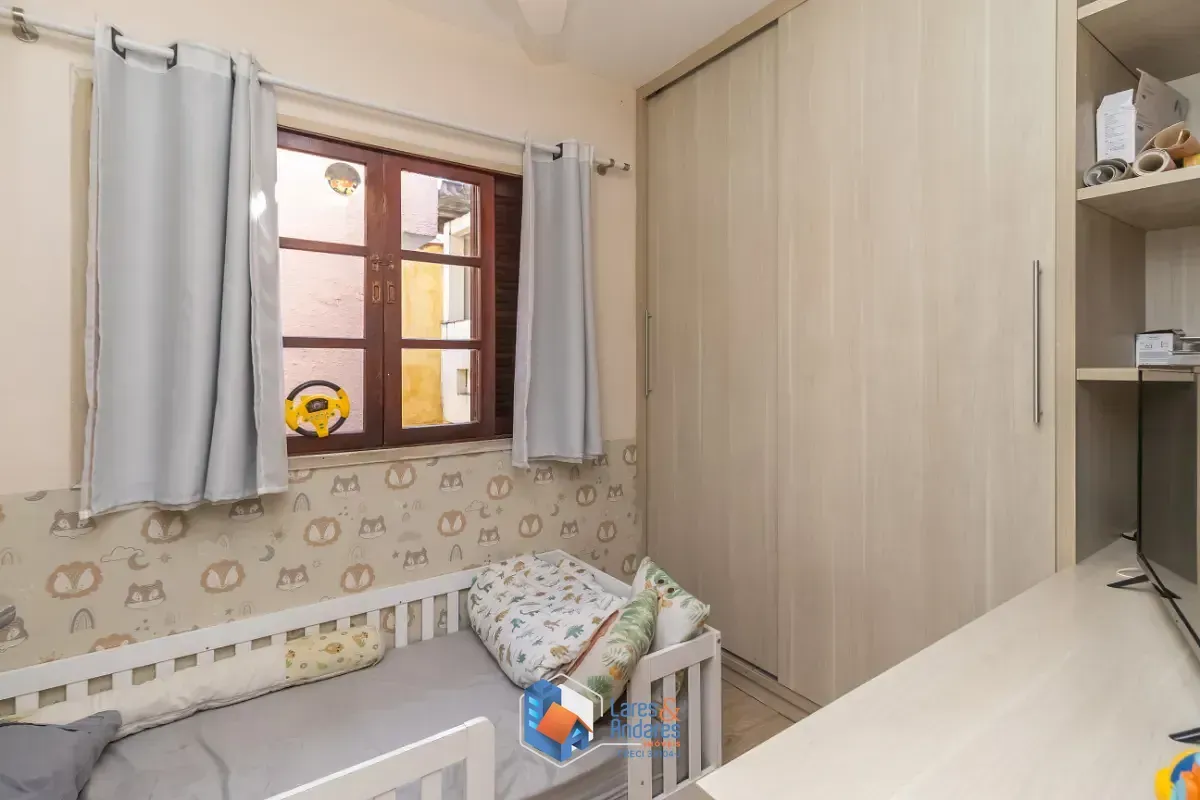 Imagem Sobrado para venda em Parque Maria Domitila com 3 quartos, 126m²