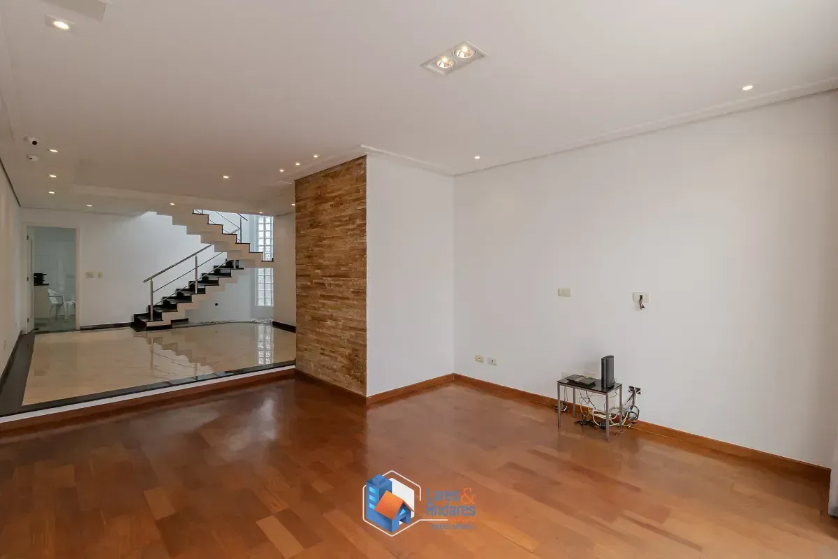 Foto do imóvel Sobrado para venda em Vila Brasílio Machado com 4 quartos, sendo 1 suíte, 255m² em Rua Doutor Plínio do Amaral