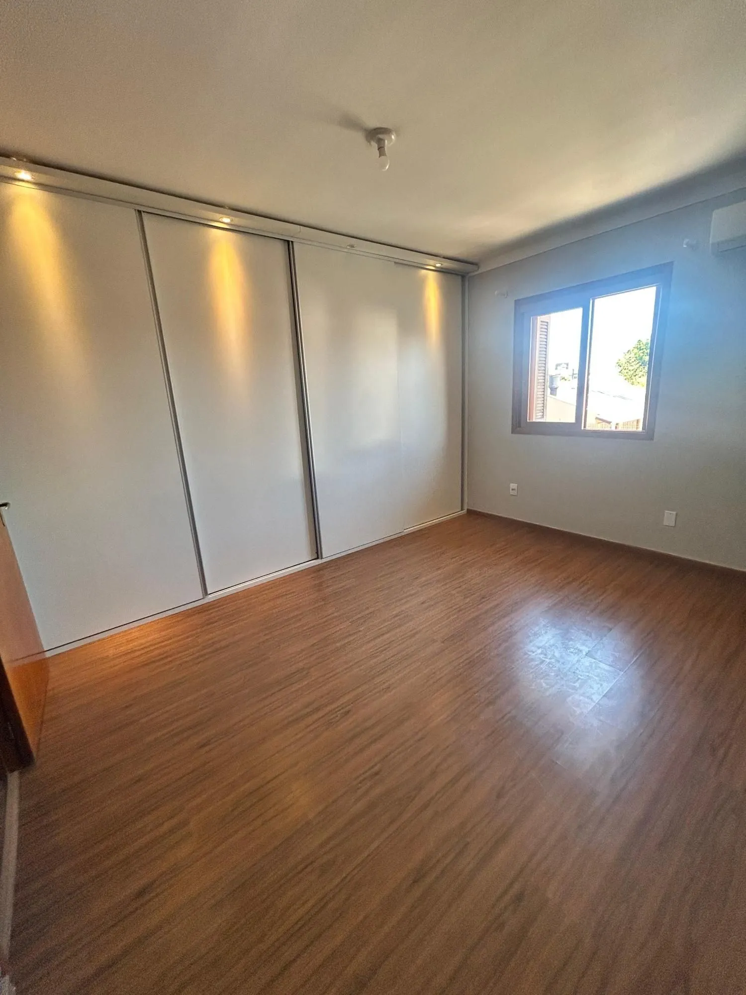 Imagem Casa sobrado no bairro São José em Canoas de 2 dormitórios