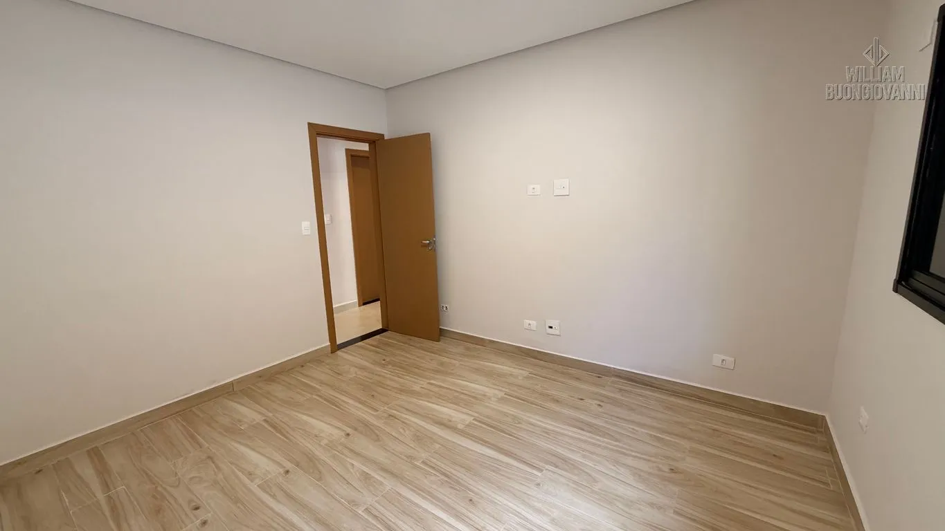 Imagem CASA 3 QUARTOS, SENDO 3 SUÍTES, 4 VAGAS GARAGEM - JD IMPERADOR - PRAIA GRANDE/SP