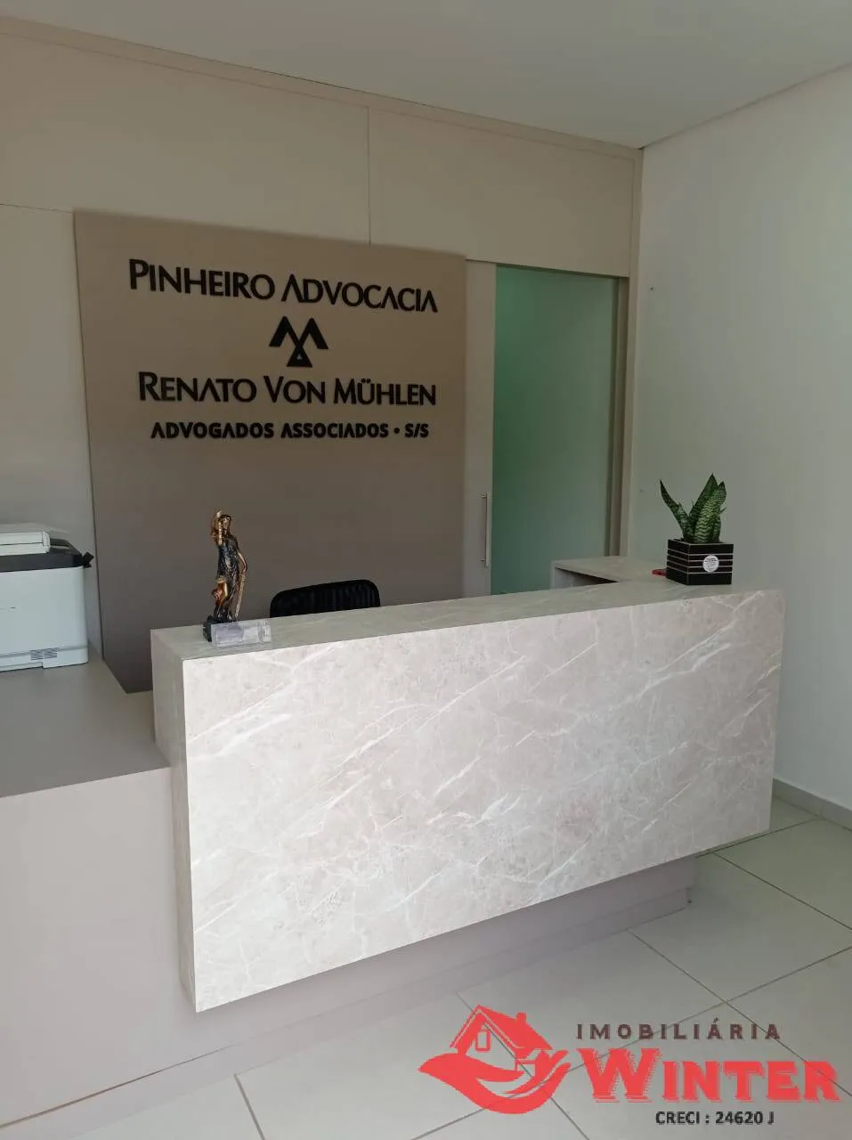 Imagem Sala comercial térrea com no Centro de Vale Real