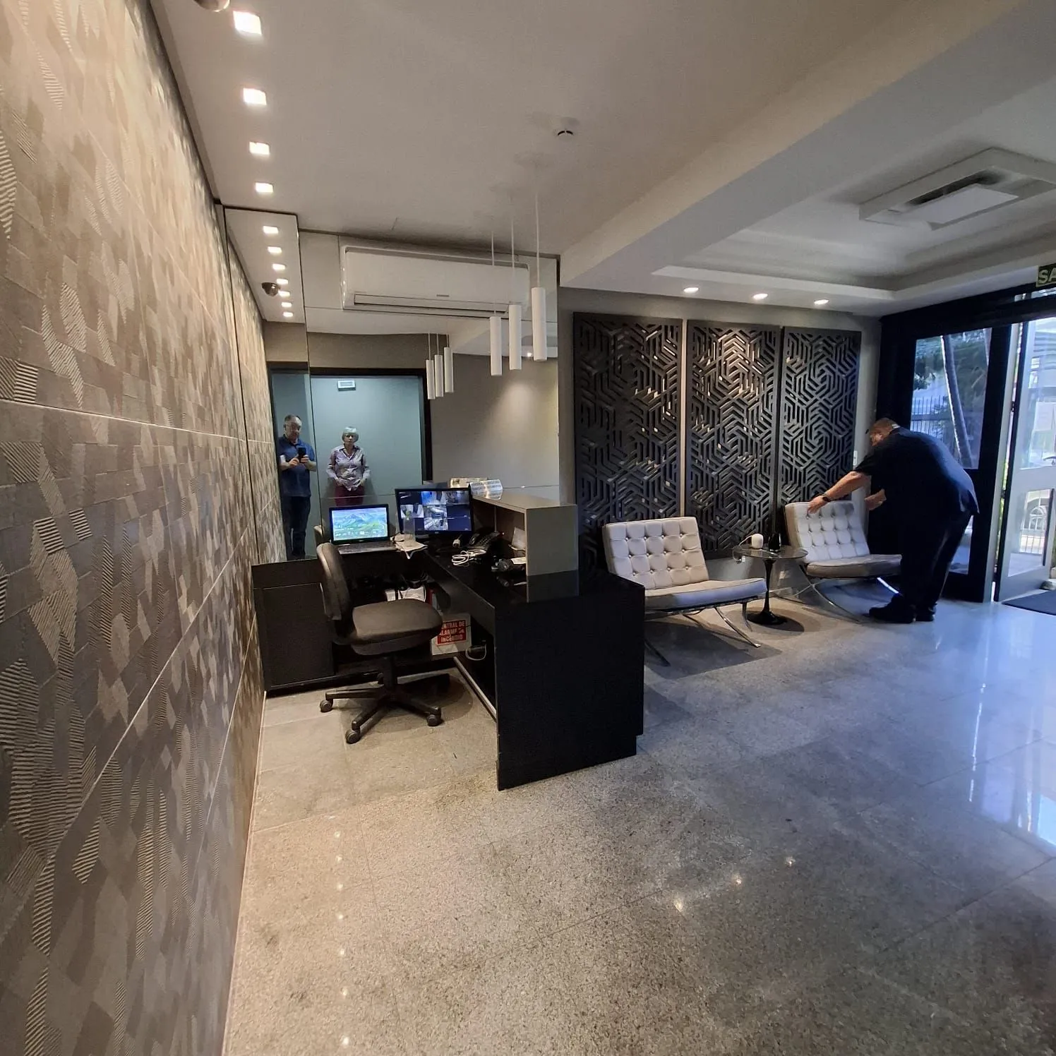 Imagem Sala Comercial com vaga para um carro escriturada