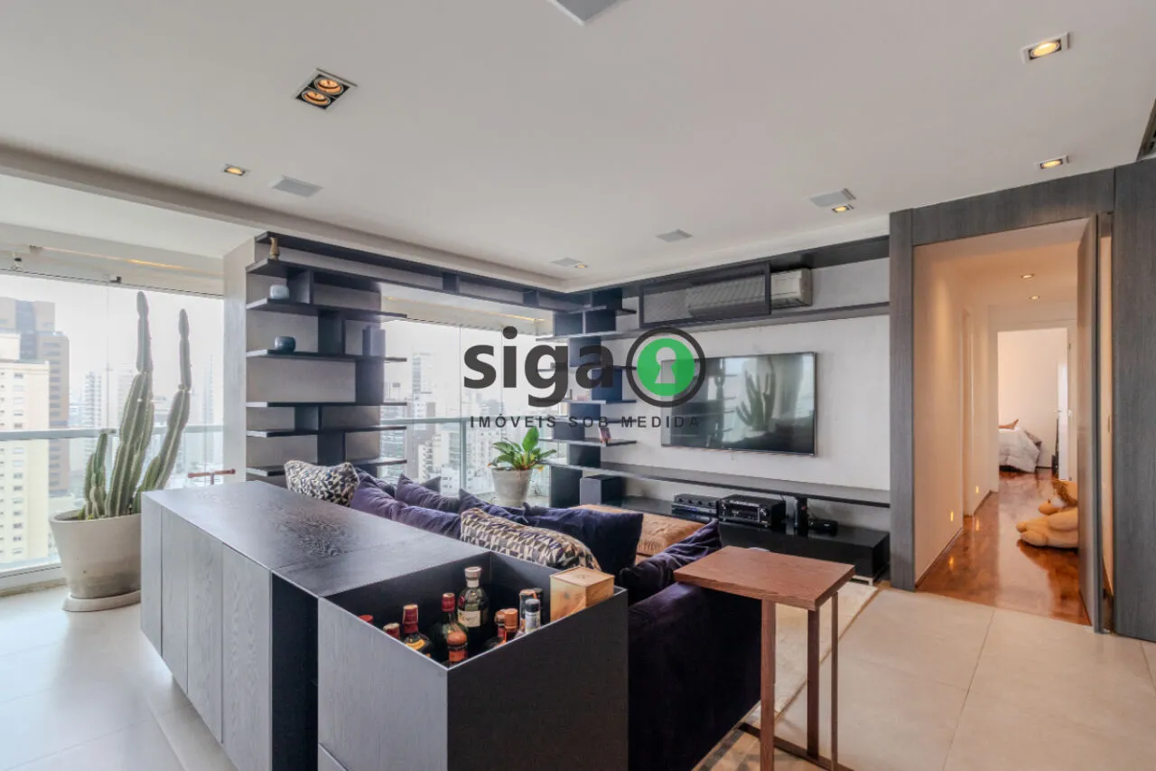 Imagem Apartamento à venda no Campo Belo - 219 m² - 3 suítes - 3 vagas - mobiliado - andar alto