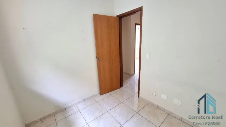 Imagem Sobrado em condomínio fechado 03 quartos c/suíte, desocupado no Uberaba em Curitiba PR