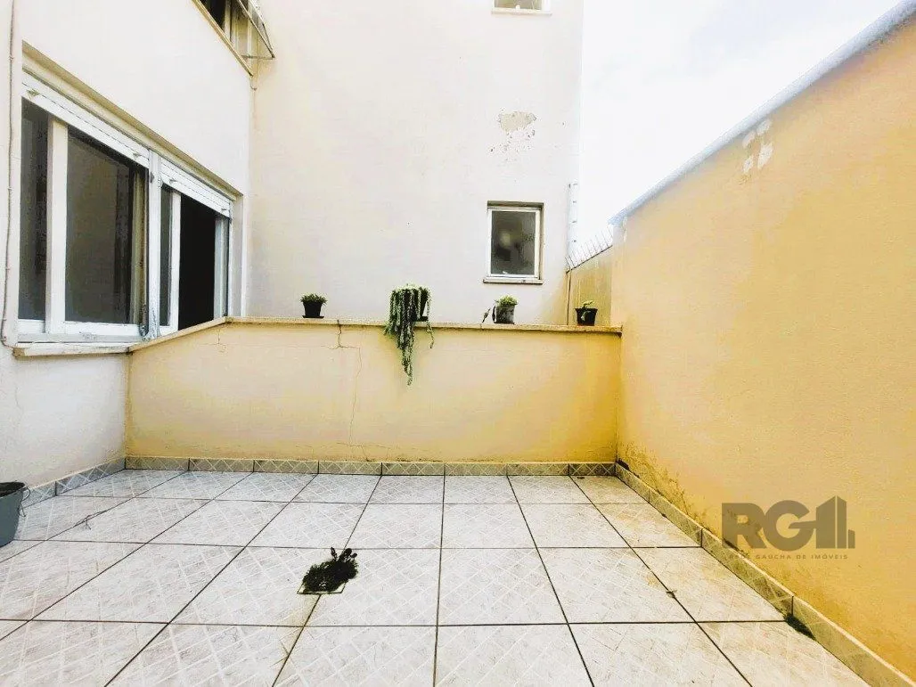 Imagem Excepcional apto. com excelente localização, na Rua Gomes Jardim 2 quartos com vaga.