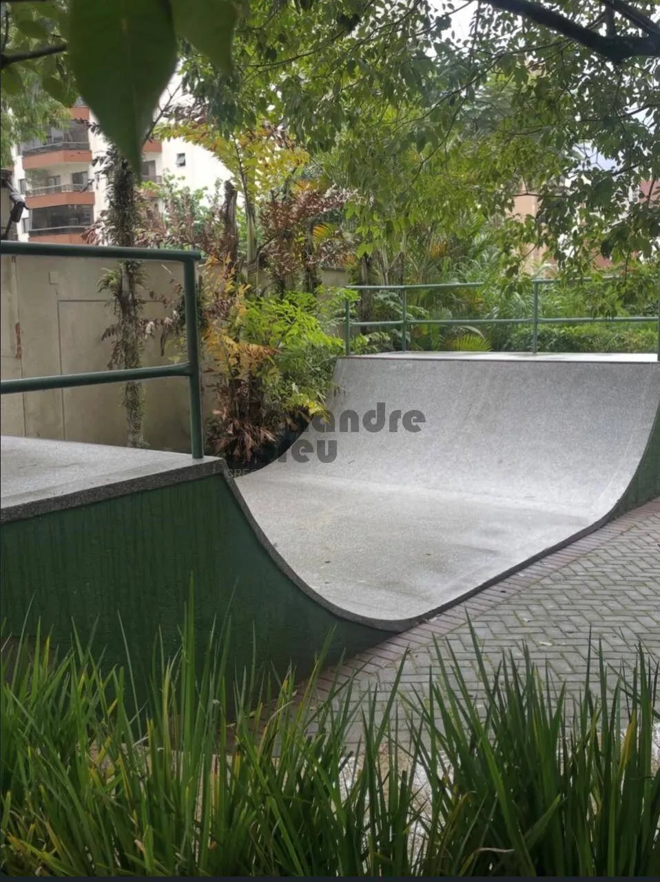 Imagem Apartamento a venda na região do portal do Morumbi, 3 suítes, 2 vagas.