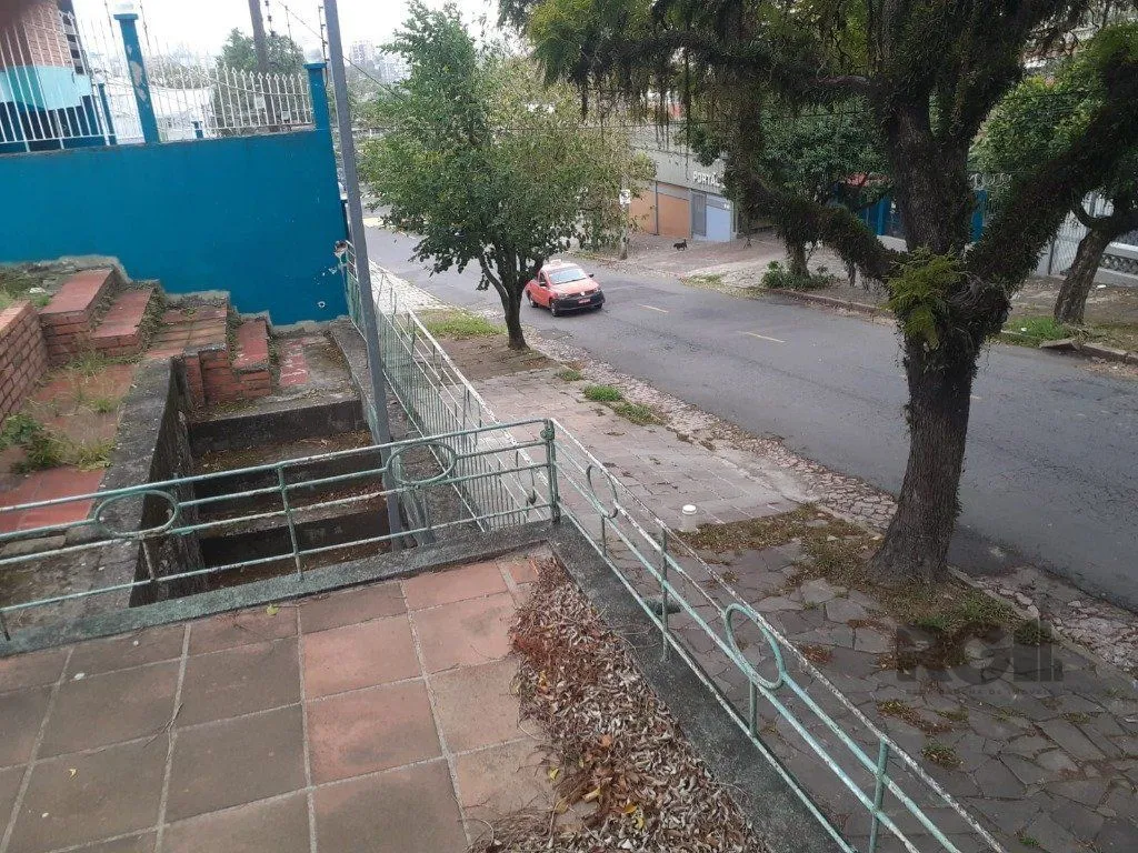 Imagem Vendo terreno no Bairro Partenon em Porto Alegre.
