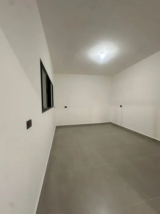 Imagem Galpão lindo no centro da Penha com 4 salas de escritório.