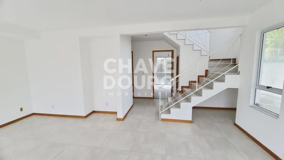 Imagem Casa em condomínio com 4 Quartos (1 suíte) em Vargem Grande Teresópolis RJ