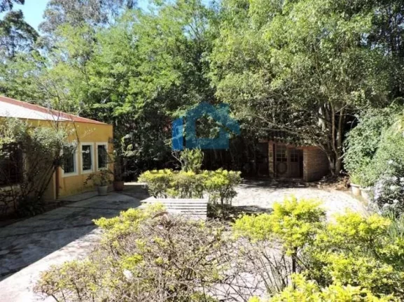 Imagem Casa à venda - Estilo, charme e privacidade em 2 Lotes!