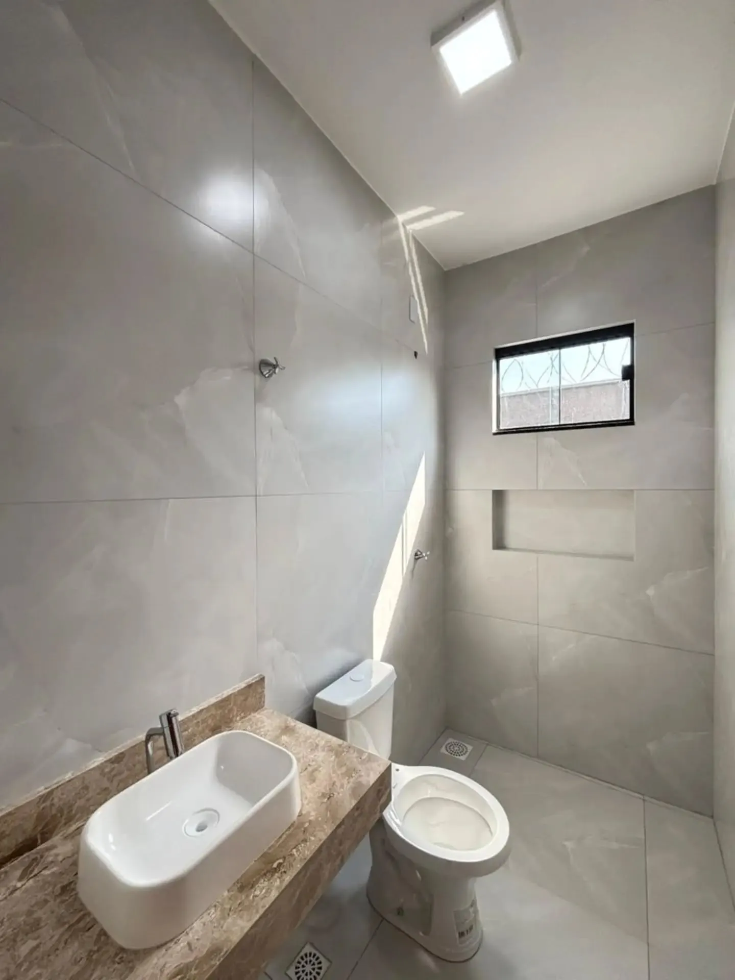 Imagem Casa 2/4 C Suite De Esquina No Setor Rio Vermelho