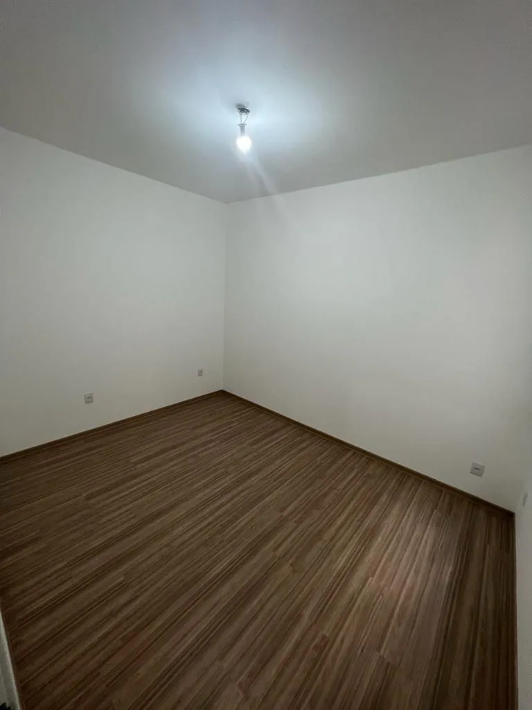 Imagem Apartamento GARDEN de 2 dormitórios Reformado. Próximo a 24 de Outubro.