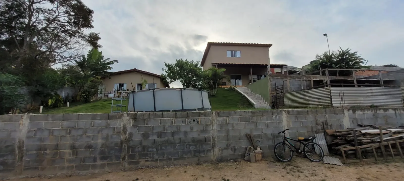 Imagem Chácara com 2 casa e 1 edícula - Condomínio Residencial Aquarius- Araçoiaba da Serra