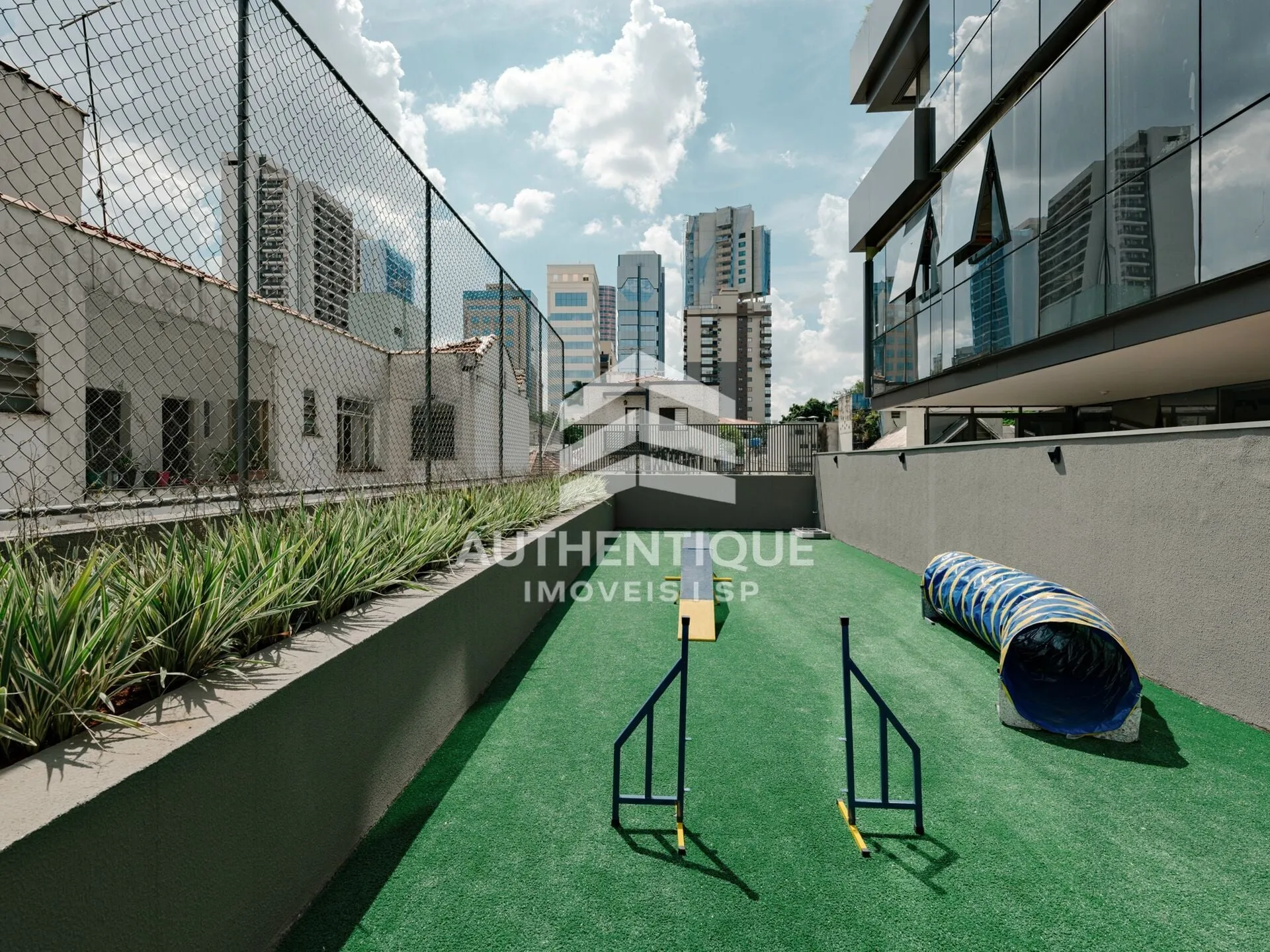 Imagem 737 PEDROSO PINHEIROS - Apartamento à venda em São Paulo/SP