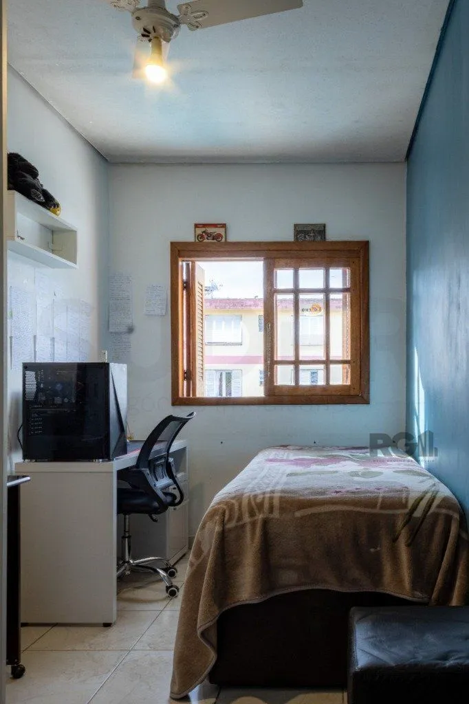 Imagem Casa para Venda 3 dormitórios no Partenon