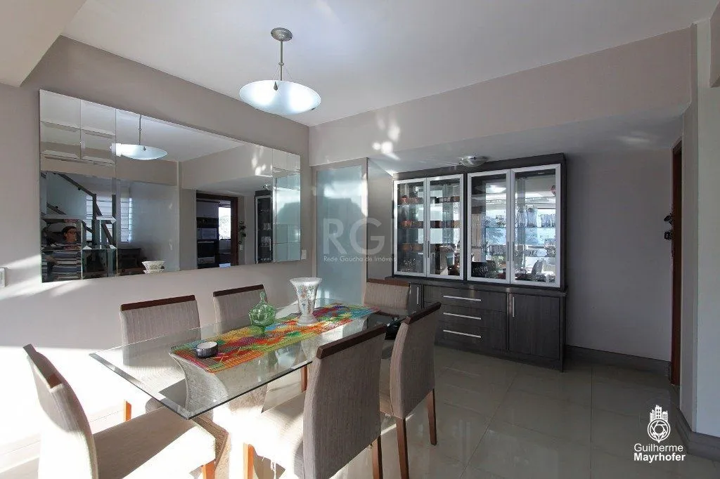 Imagem Cobertura para Venda - 350m², 3 dormitórios, sendo 1 suites, 2 vagas - Teresópolis