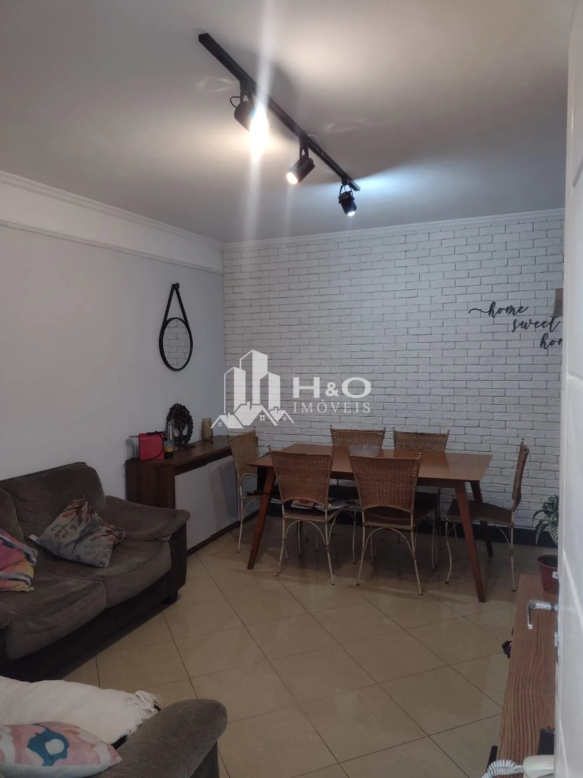 Imagem Sobrado à Venda com 2 Dormitórios, Sacada e Churrasqueira - Próximo ao Metrô e Av. Itaquera