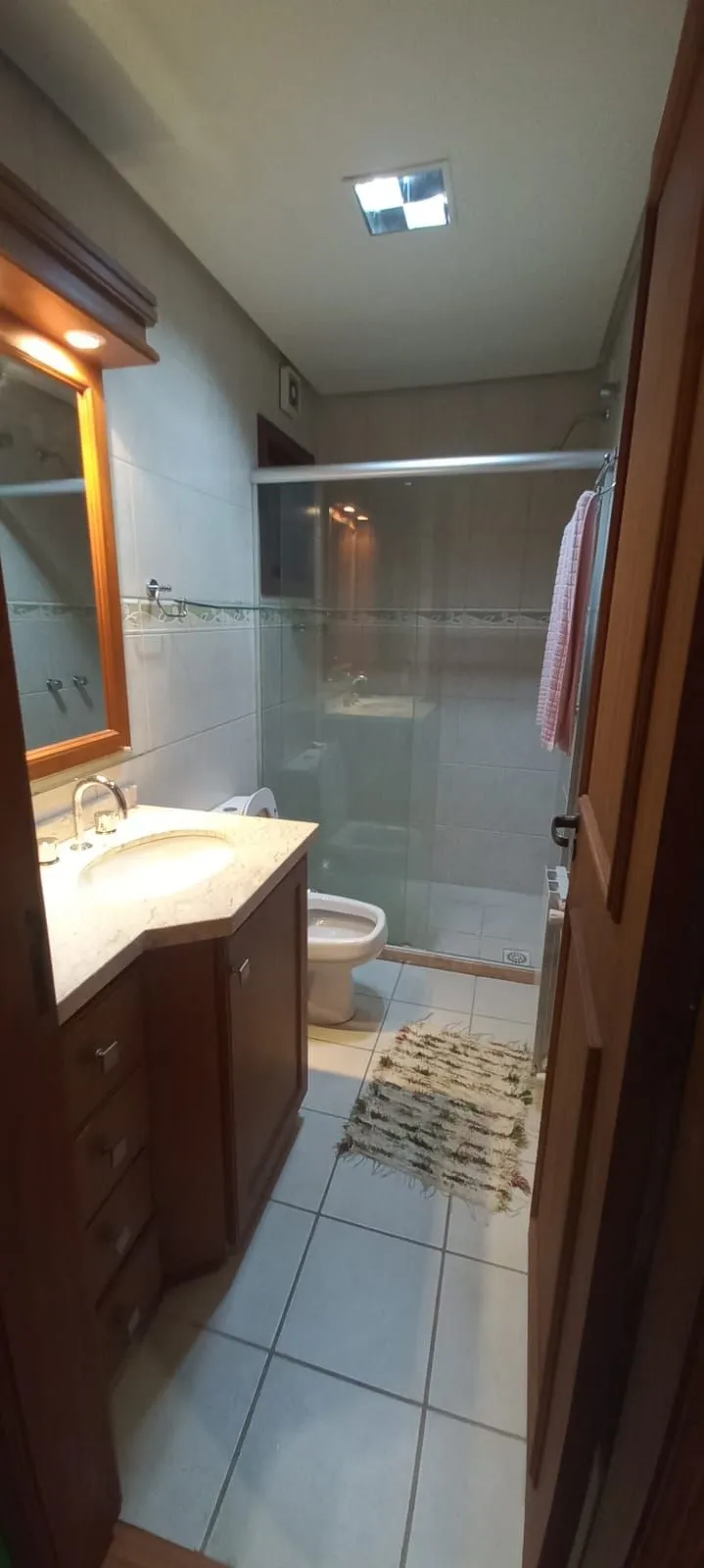 Imagem Apartamento a venda em Gramado com 02 dormitórios, suíte, sacada e vaga coberta