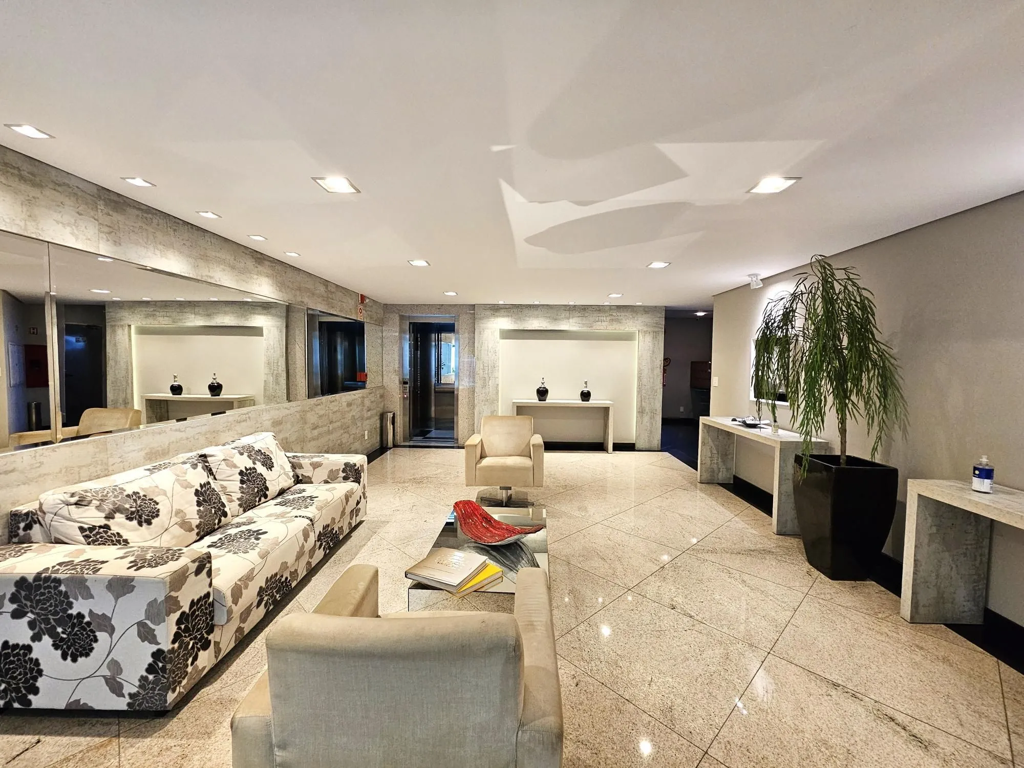 Imagem ALTO PADRÃO | BELA VISTA | 3 SUÍTES + 4 VAGAS | MOBILIADO