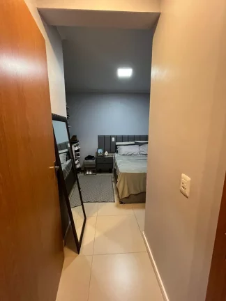 Imagem Apartamento com móveis planejados, andar alto, vista livre e localização privilegiada de Campo Bo