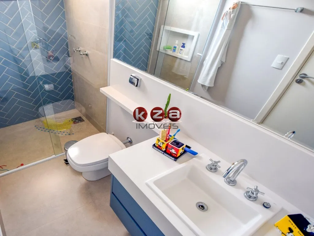 Imagem Imóvel de Luxo à Venda em Valinhos-SP: Casa de 4 quartos, 4 suítes com 330m² no Condomínio Residencial Querência.