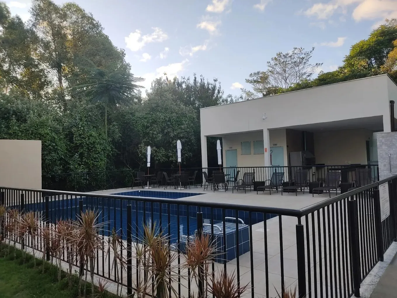 Imagem Apartamento moderno com 2 dormitórios, lazer completo e excelente localização no Jardim Karolyne, Votorantim/SP