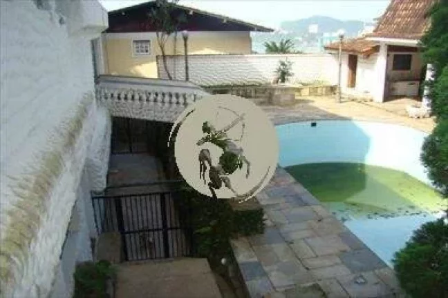 Imagem MANSÃO EM SANTOS NO CONDOMINIO FECHADO MORRO SANTA TEREZINHA