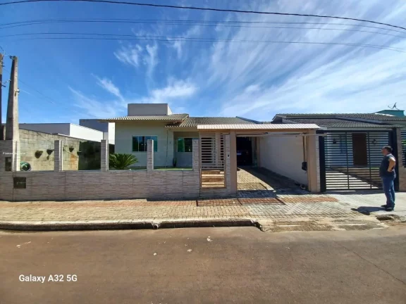 Imagem Casa para Venda em Chapecó, Vila Real, 4 dormitórios, 1 suíte, 3 banheiros, 2 vagas