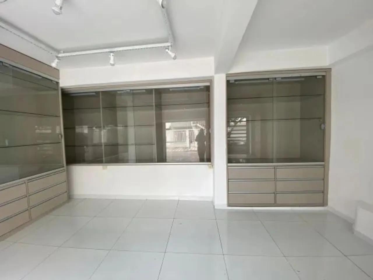 Imagem Salão Comercial para Locação no Jardim América, Sorocaba-SP: 1 Sala, 1 Banheiro, 30m² de Área.