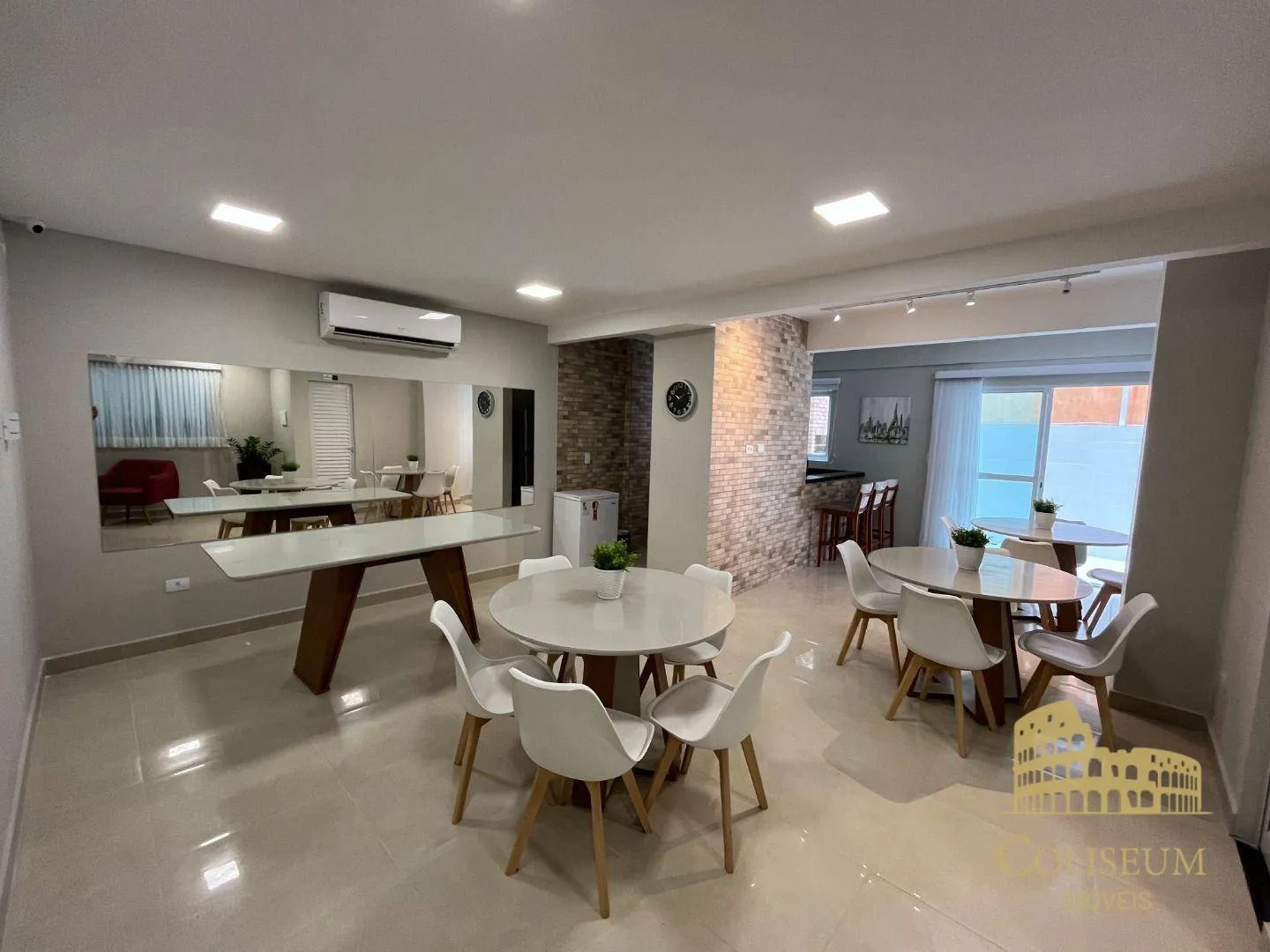 Imagem Apartamento com 2 dormitórios à venda, 75 m² por R$ 425.000,00 - Vila Dinópolis - Mongaguá/SP
