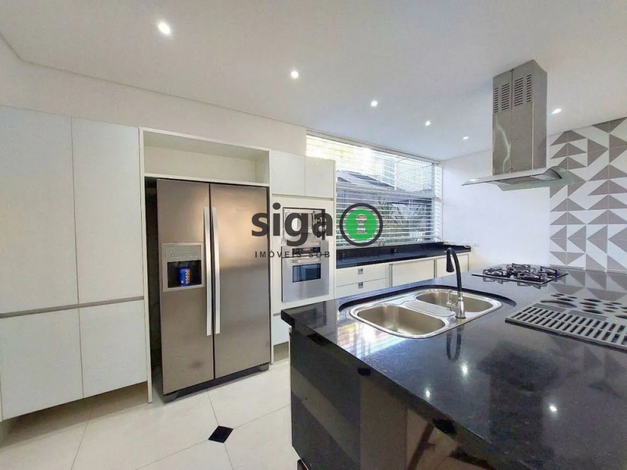 Imagem Casa em condomínio fechado na Granja Viana 4 suites 4 vagas