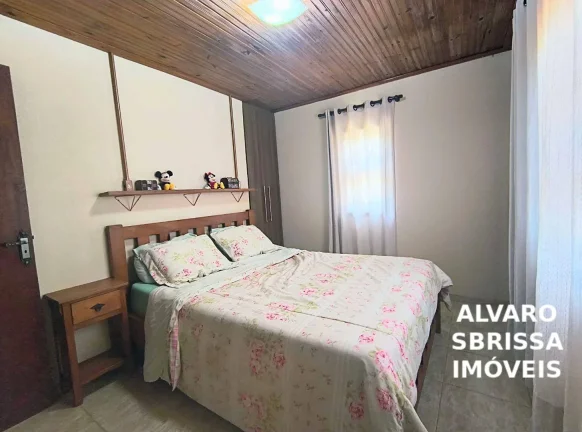 Imagem Chácara com 24 000m2 2 casas 2 barracões e piscina à venda próximo ao Pesqueiro do Tio Oscar em Itu SP Perfeita para morar ou alugar para Airbnb
