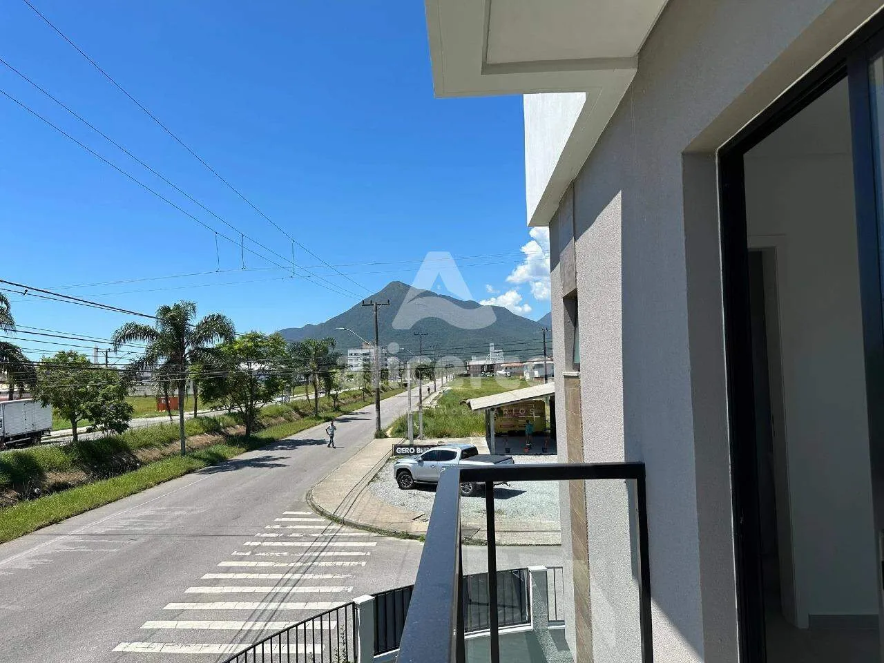 Imagem Sobrado em Condomínio Fechado - 3 Dormitório I 1 Suíte I Sacada com Vista para o Morro do Cambirela - Nova Palhoça