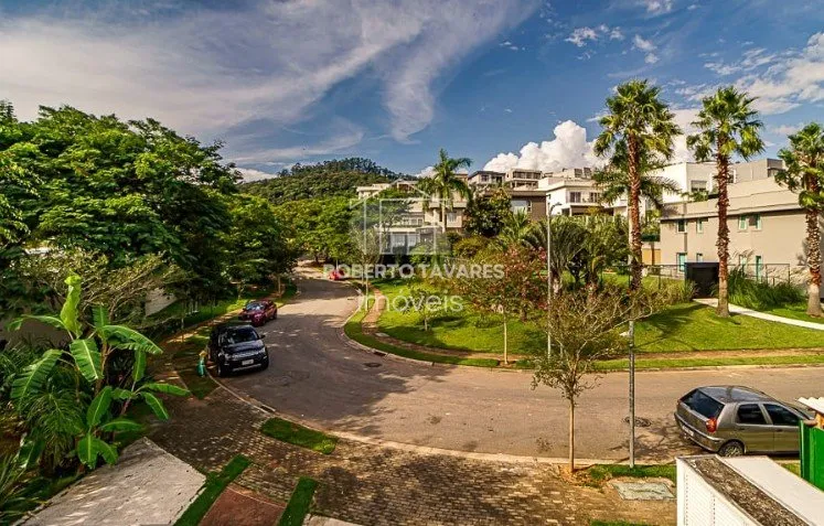 Imagem Casa de 4 quartos, 517m² no bairro Res. Tambore 10, em Santana de Parnaíba