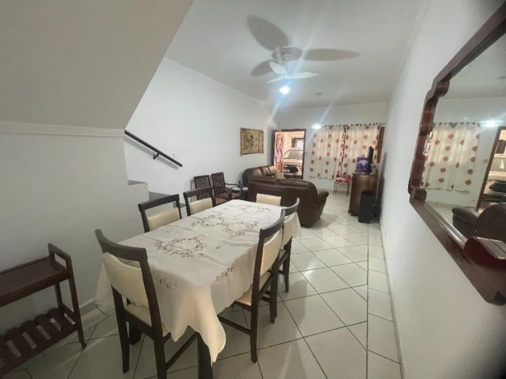Imagem CASA COM 179,00 m² - GUILHERMINA - PRAIA GRANDE SP