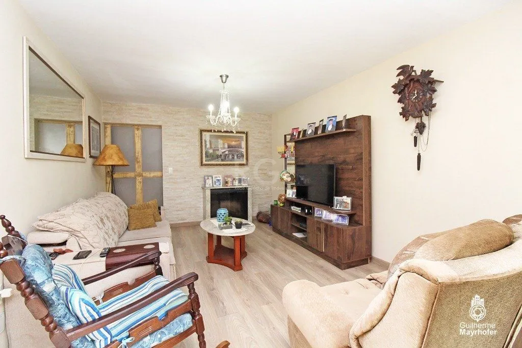 Imagem Casa para Venda - 220m², 2 dormitórios, sendo 2 suites, 3 vagas - Teresópolis