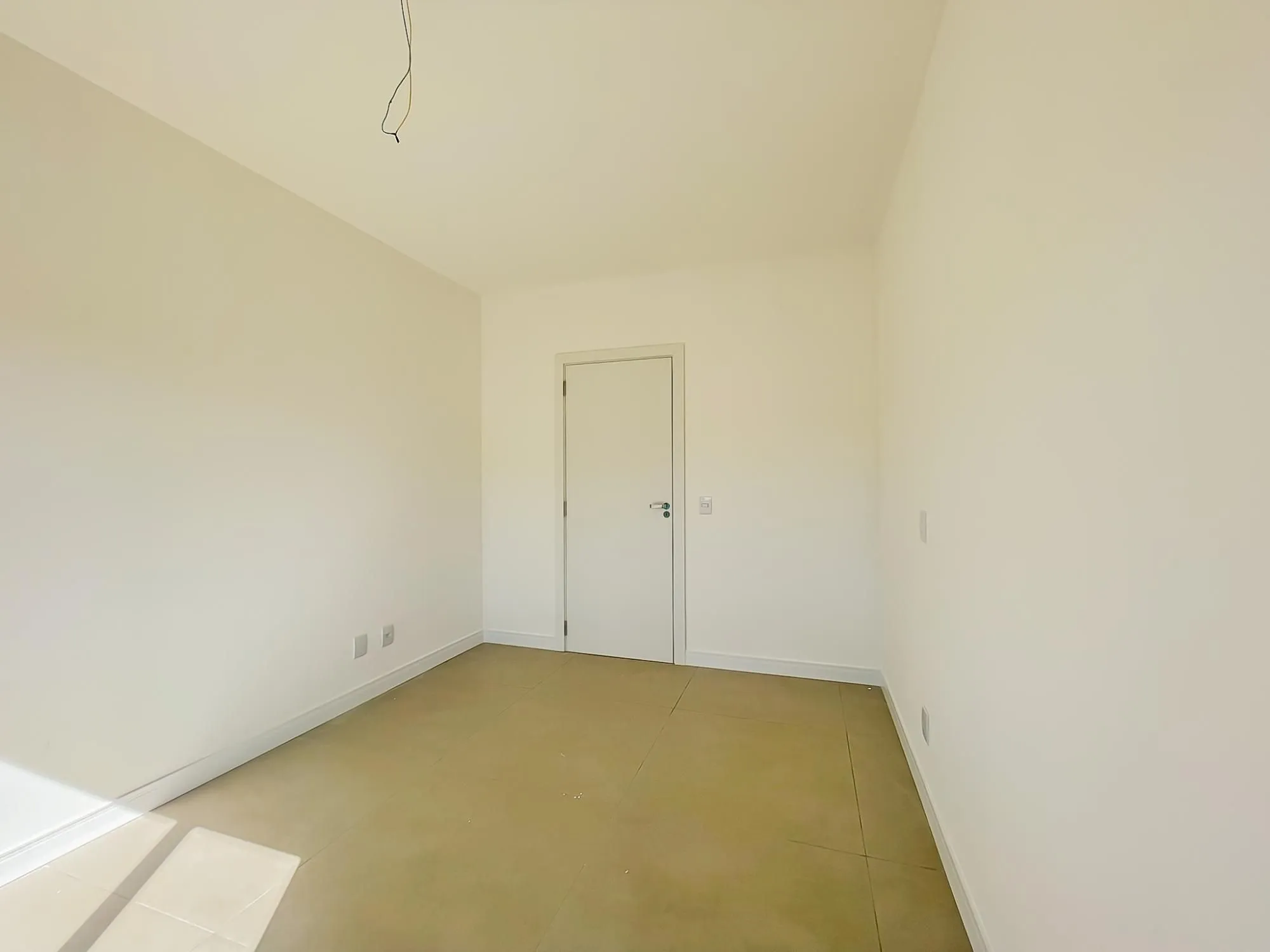 Imagem Casa térrea com 100m² privativo, em condomínio fechado na Estrada Jorge Pereira Nunes