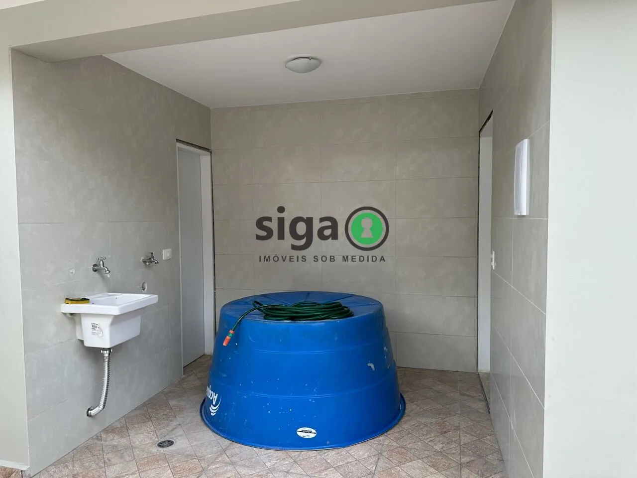 Imagem Sobrado á Venda - 250m², 4 quartos , 5 vagas na Vila Guarani (Zona Sul) !!